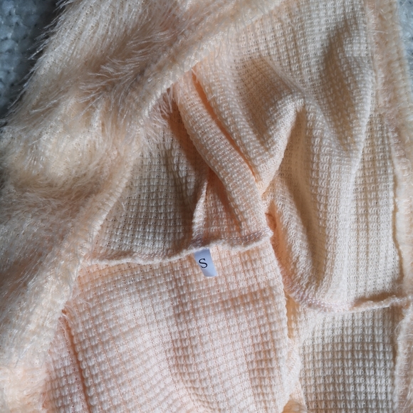Peach fuzz cardigan - Picture 6 of 6